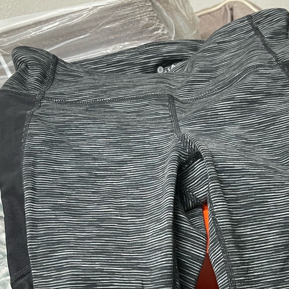 Athleta Mind Over Matter Carpi Leggings Space Dye Heathered Gray Striped… - Picture 3 of 8